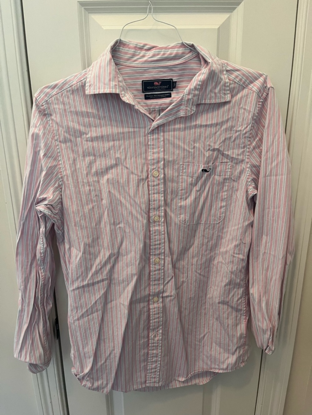 Vineyard Vines Men's Pink and White Striped Button-Down Shirt